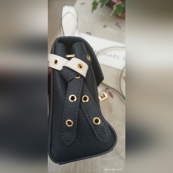 Authentic Michael Kors Bristol Floral Appliqué Satchel/Crossbody Bag -Navy Blue - Picture 9 of 16